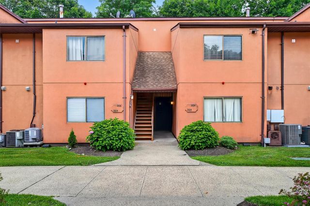 204 Town Hill Road, Nanuet, NY 10954