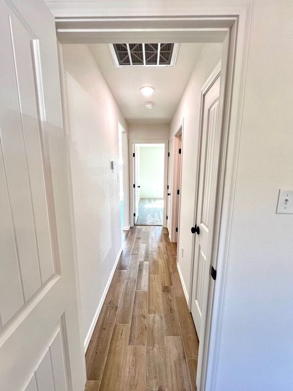 Image 11 of property listing at 115 E 41st St, San Angelo, TX 76903