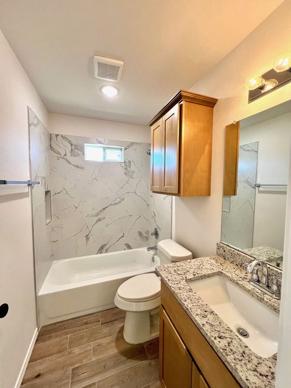 Image 12 of property listing at 115 E 41st St, San Angelo, TX 76903