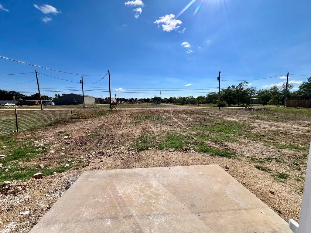 Image 14 of property listing at 115 E 41st St, San Angelo, TX 76903