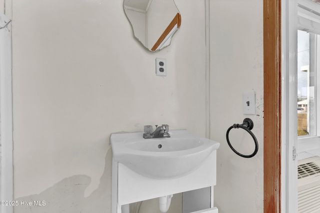 2152 Highway 172, Sneads Ferry, NC 28460