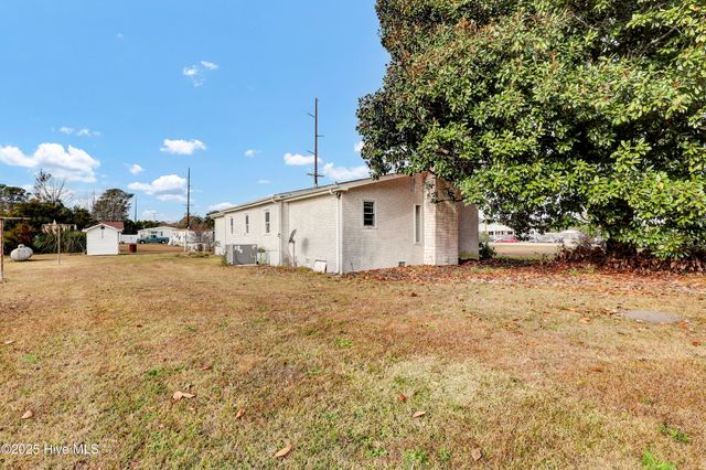 2152 Highway 172, Sneads Ferry, NC 28460