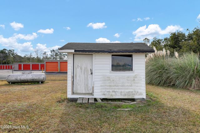 2152 Highway 172, Sneads Ferry, NC 28460