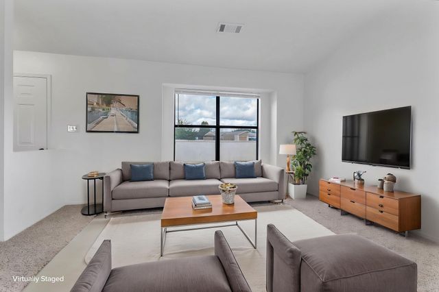 372 Pearl Drive NE, Rio Rancho, NM 87124