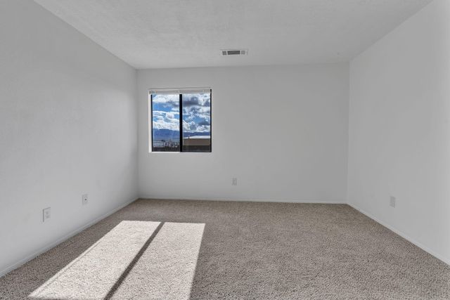 372 Pearl Drive NE, Rio Rancho, NM 87124