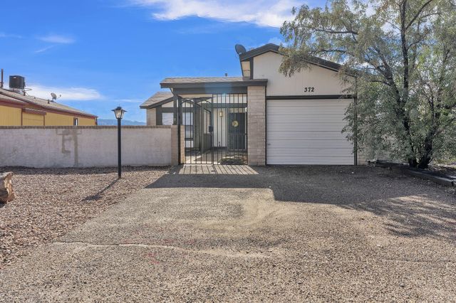 372 Pearl Drive NE, Rio Rancho, NM 87124