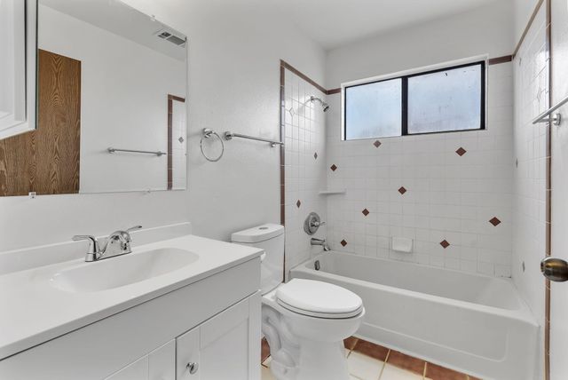 372 Pearl Drive NE, Rio Rancho, NM 87124