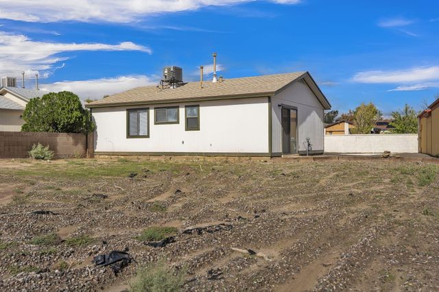 372 Pearl Drive NE, Rio Rancho, NM 87124