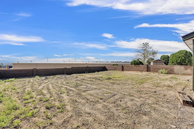 372 Pearl Drive NE, Rio Rancho, NM 87124