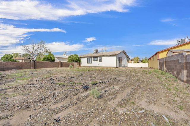 372 Pearl Drive NE, Rio Rancho, NM 87124