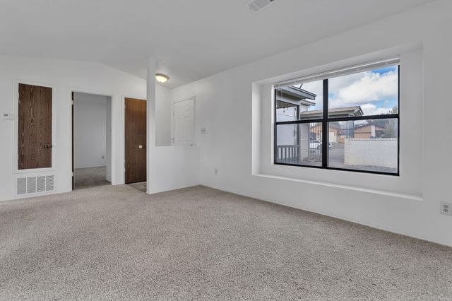 372 Pearl Drive NE, Rio Rancho, NM 87124
