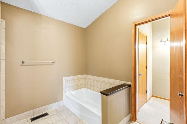 5506 W 137th Street, Savage, MN 55378