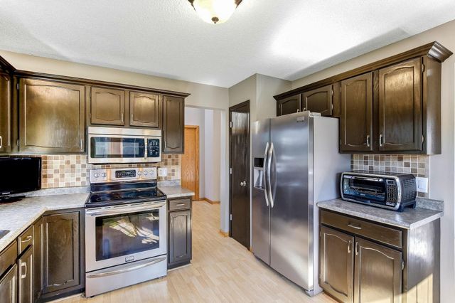 5506 W 137th Street, Savage, MN 55378