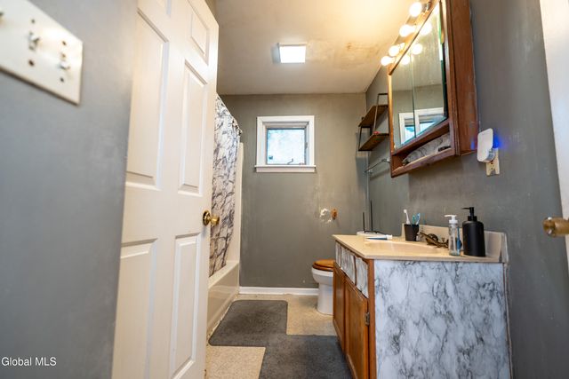 8 Avondale Terrace, Albany, NY 12209