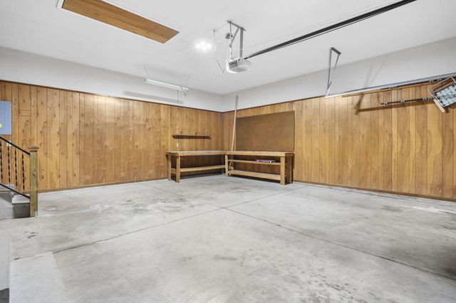 1338 E Burntwood Street, Springfield, MO 65803