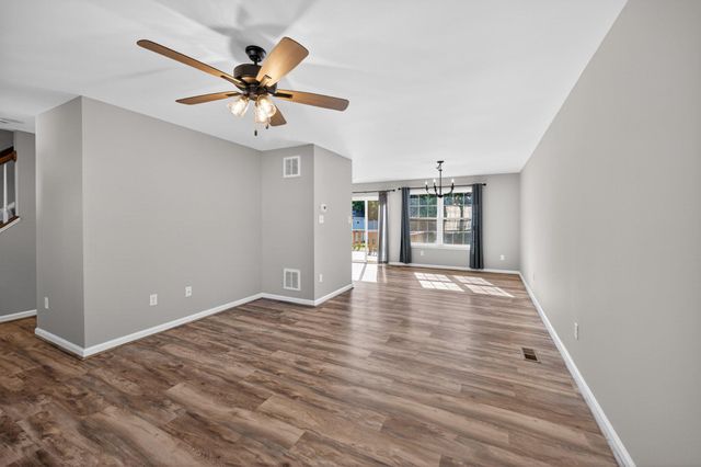 207 S LOUDOUN ST, Strasburg, VA 22657