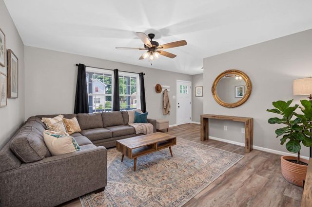 207 S LOUDOUN ST, Strasburg, VA 22657