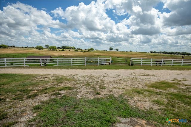 404 Annies Lane, La Vernia, TX 78121
