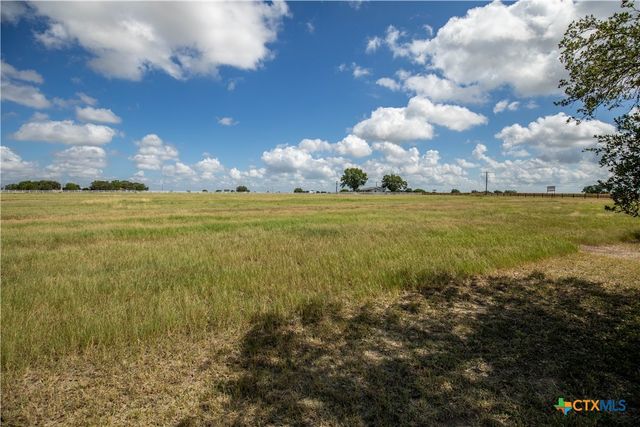 404 Annies Lane, La Vernia, TX 78121