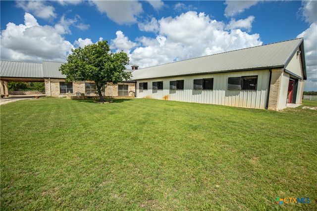 404 Annies Lane, La Vernia, TX 78121