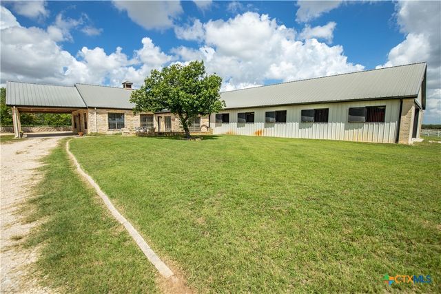 404 Annies Lane, La Vernia, TX 78121