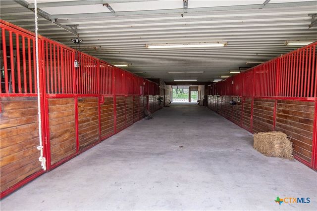 404 Annies Lane, La Vernia, TX 78121