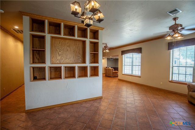 404 Annies Lane, La Vernia, TX 78121