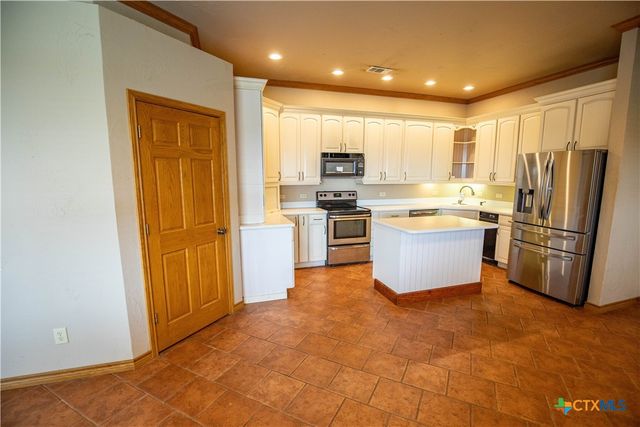 404 Annies Lane, La Vernia, TX 78121