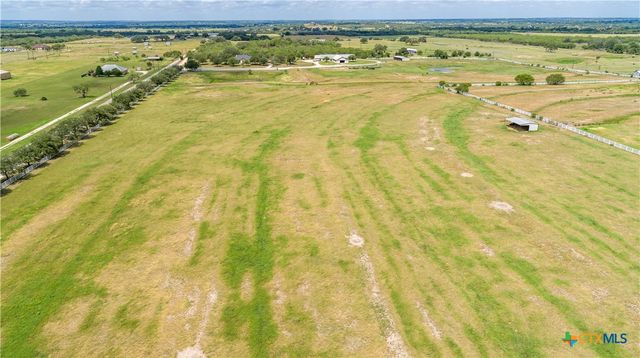 404 Annies Lane, La Vernia, TX 78121