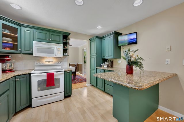 45 Willow Bee Lane, Middletown, CT 06457
