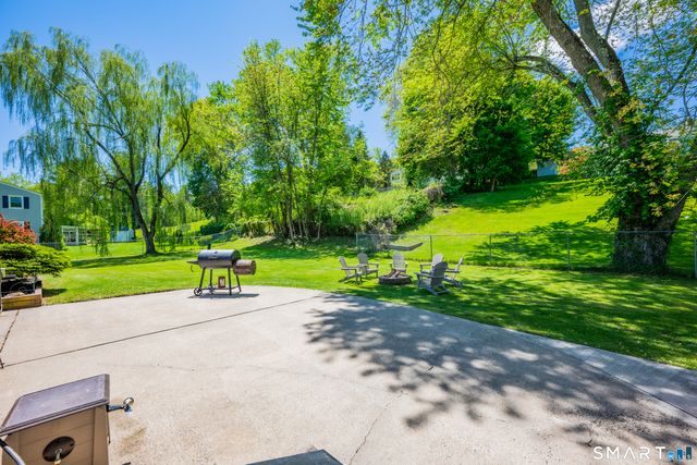 45 Willow Bee Lane, Middletown, CT 06457