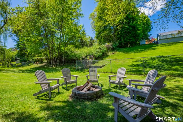45 Willow Bee Lane, Middletown, CT 06457