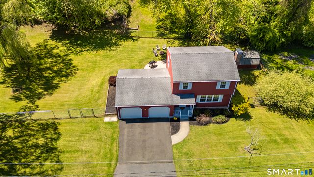 45 Willow Bee Lane, Middletown, CT 06457