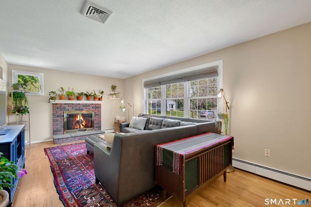 45 Willow Bee Lane, Middletown, CT 06457