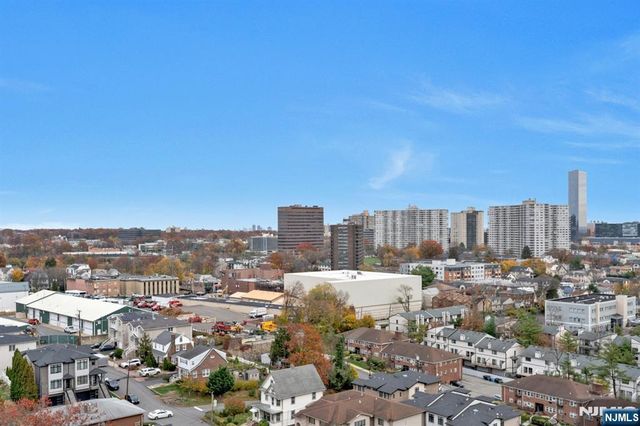 555 North Avenue 17S, Fort Lee, NJ 07024