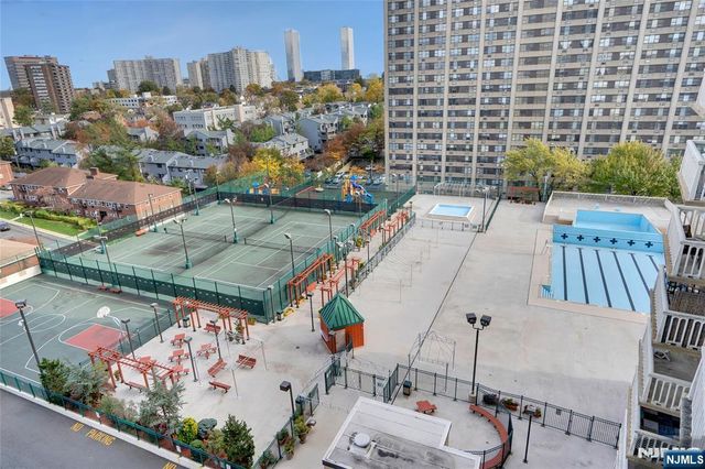 555 North Avenue 17S, Fort Lee, NJ 07024