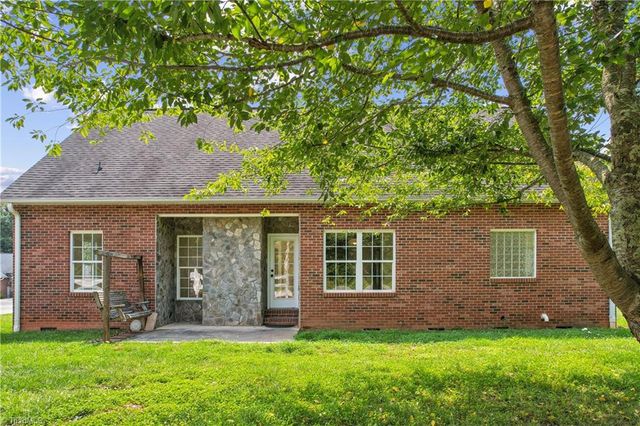 116 New Hampshire Court, Mocksville, NC 27028