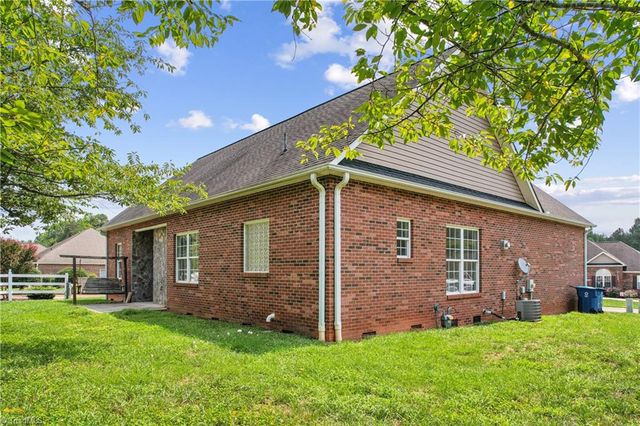 116 New Hampshire Court, Mocksville, NC 27028