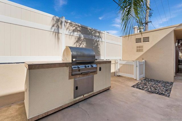 3993 Jewell C2, San Diego, CA 92109