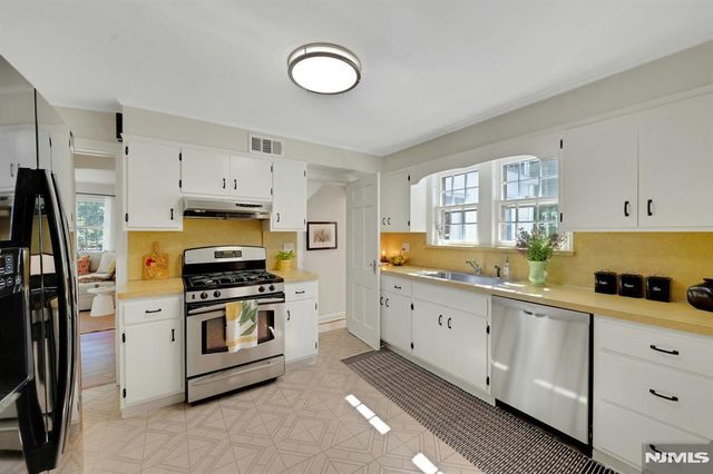 26 Whittier Terrace, Bloomfield, NJ 07003