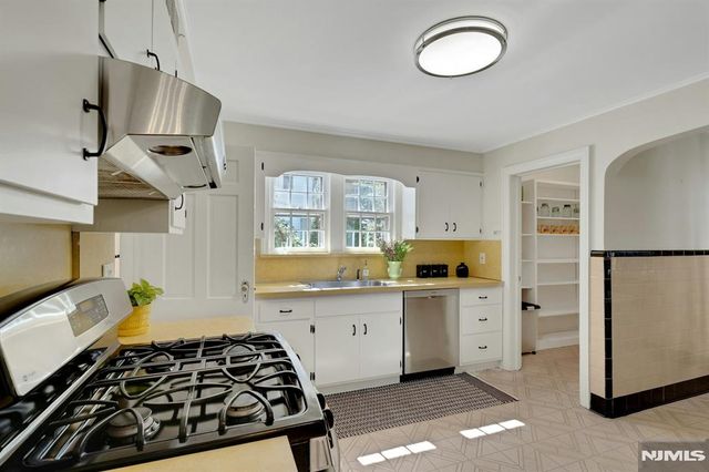 26 Whittier Terrace, Bloomfield, NJ 07003
