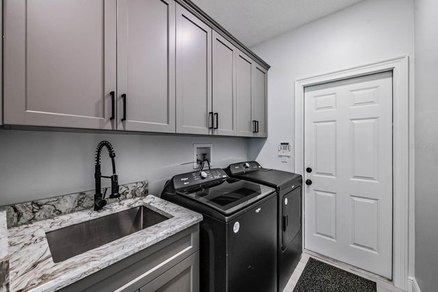 17833 HYLAND LANE, Dade City, FL 33523