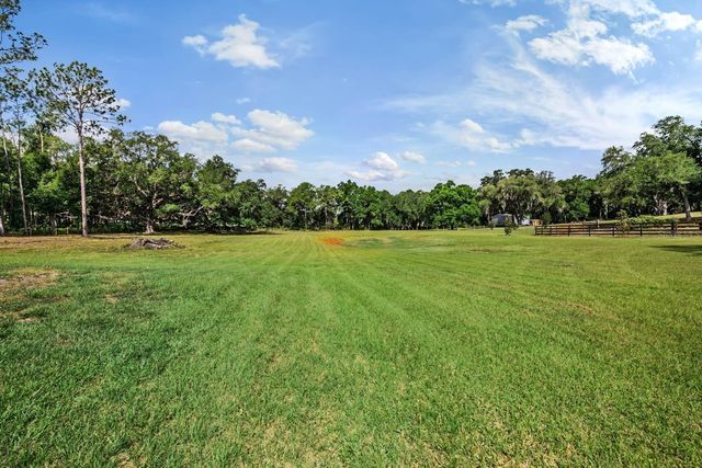17833 HYLAND LANE, Dade City, FL 33523