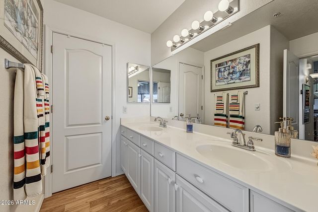 9151 W GREENWAY Road 226, Peoria, AZ 85381