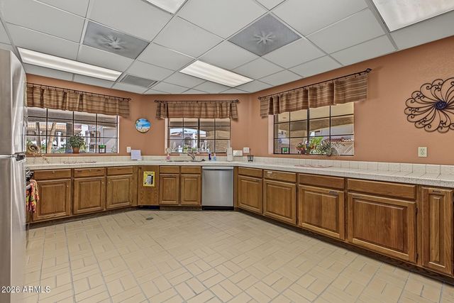 9151 W GREENWAY Road 226, Peoria, AZ 85381