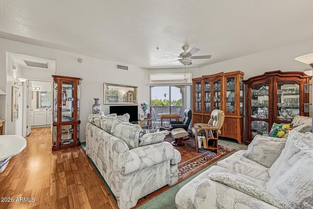 9151 W GREENWAY Road 226, Peoria, AZ 85381