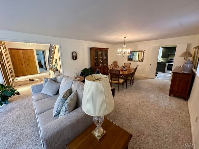 859 Foxboro Road, Saginaw, MI 48638