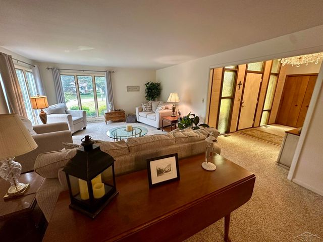 859 Foxboro Road, Saginaw, MI 48638