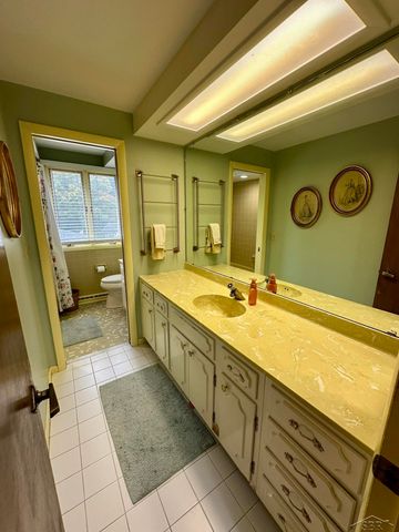 859 Foxboro Road, Saginaw, MI 48638