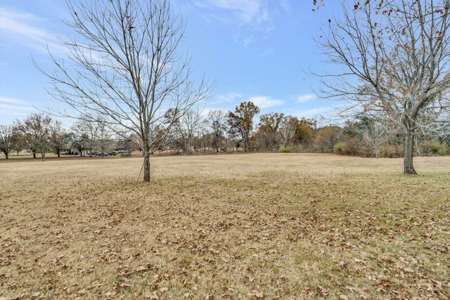 1305 Brinkley Rd, Murfreesboro, TN 37128